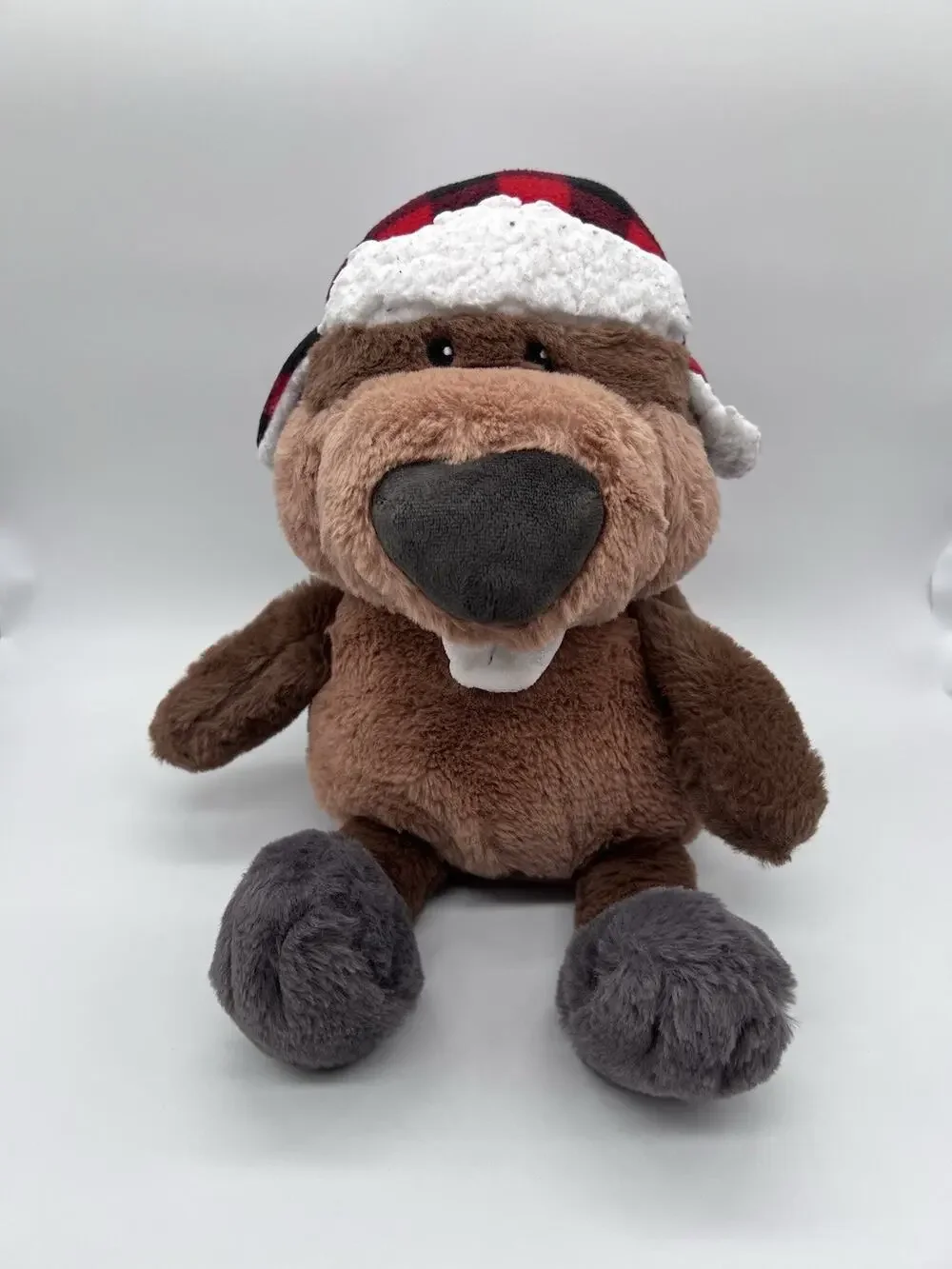 Giggle Scape Beaver Stuffed Animal Plush w/ Red Black Plaid Hat 2025 F440298
